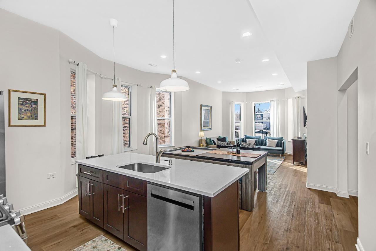 Апартаменти Modern 4Br Just A Block From Cta Pink Line With Pool Table Free Parking Чикаго Екстер'єр фото