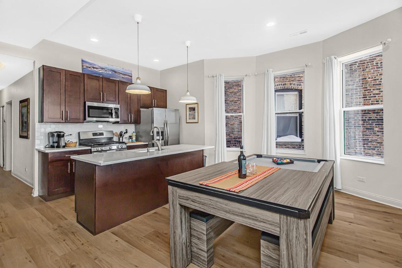 Апартаменти Modern 4Br Just A Block From Cta Pink Line With Pool Table Free Parking Чикаго Екстер'єр фото