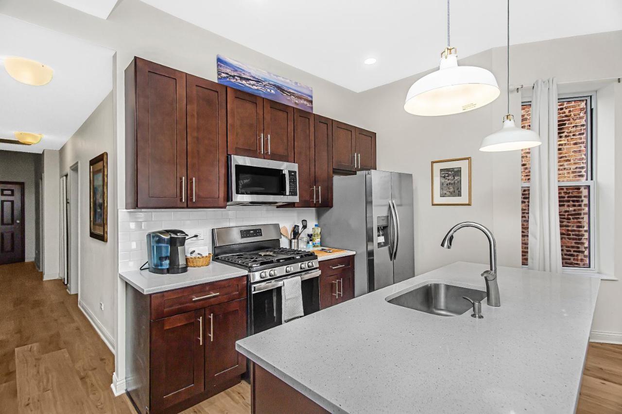Апартаменти Modern 4Br Just A Block From Cta Pink Line With Pool Table Free Parking Чикаго Екстер'єр фото