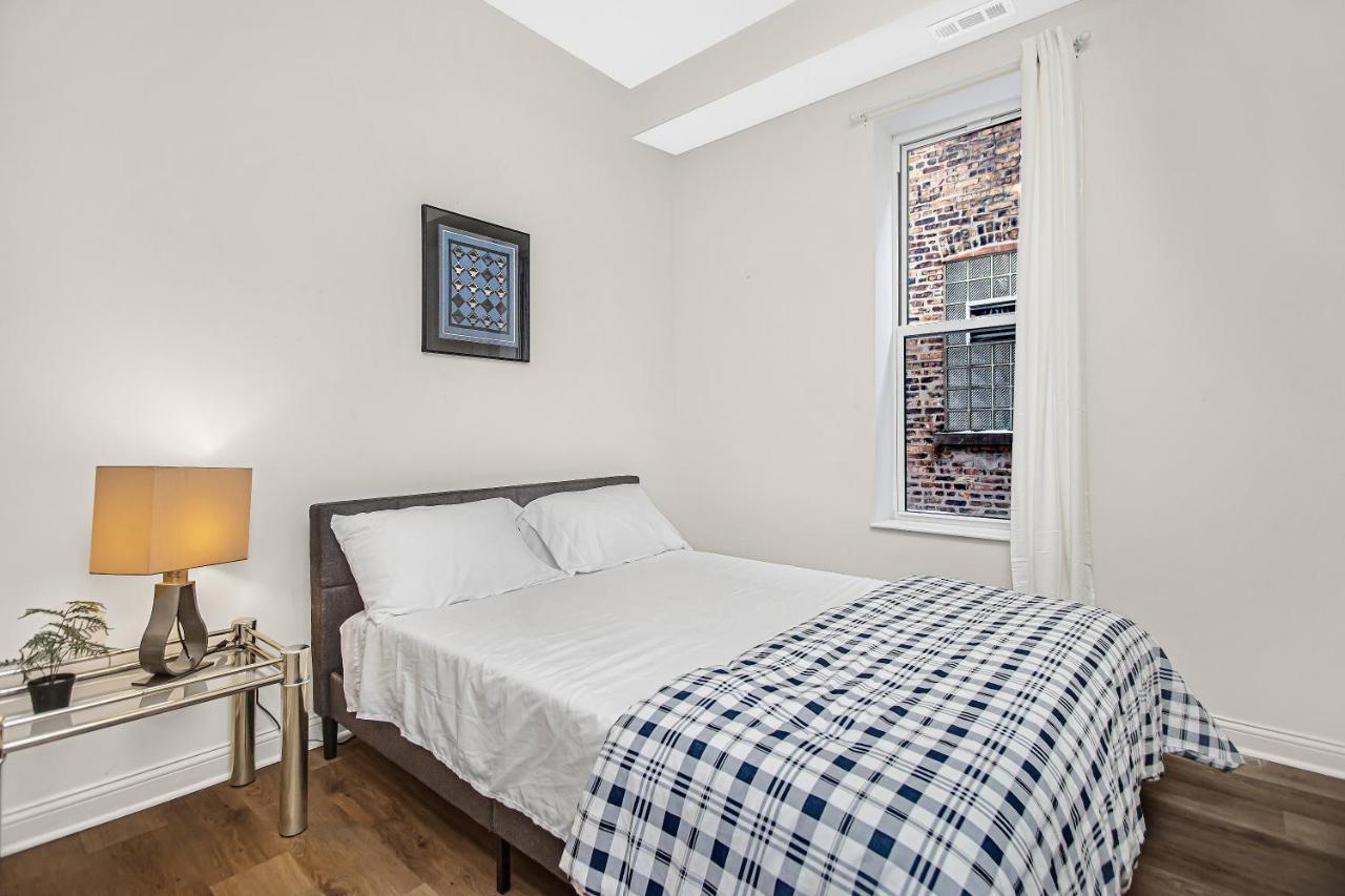 Апартаменти Modern 4Br Just A Block From Cta Pink Line With Pool Table Free Parking Чикаго Екстер'єр фото